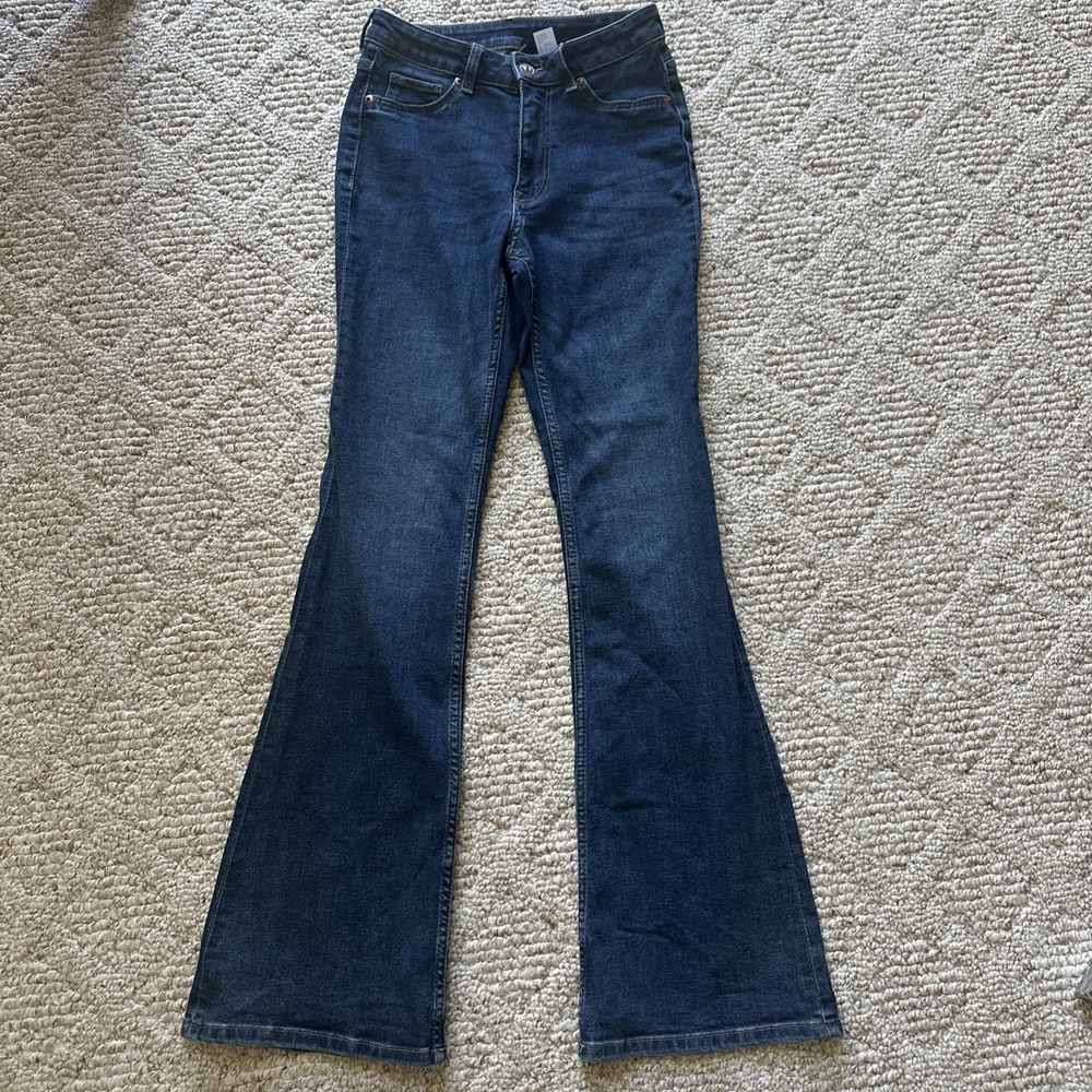 H&M Divided Women's Flare Leg Jeans Size 4  31" Inseam EUC